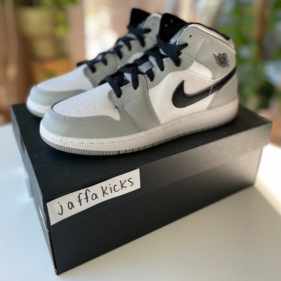NEW Air Jordan 1 Light Smoke Grey Mid 5Y-7Y! - Picture 1 of 9